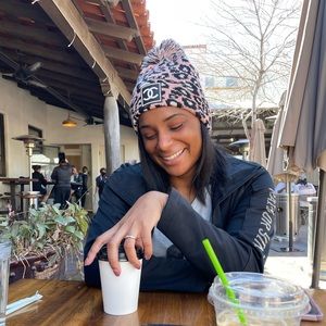 Meet your Posher, Alexandra